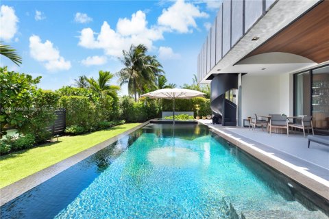 Casa en venta en Miami Beach, Florida, 3 dormitorios, 271.46 m2 № 1972302 - foto 12