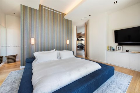 Casa en venta en Miami Beach, Florida, 3 dormitorios, 271.46 m2 № 1972302 - foto 29