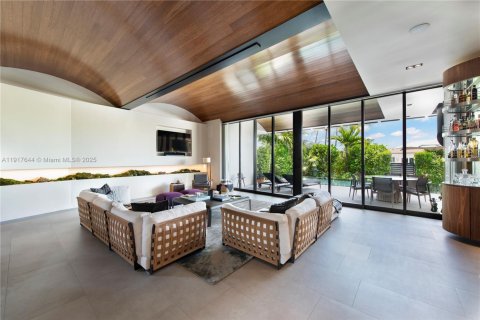 Casa en venta en Miami Beach, Florida, 3 dormitorios, 271.46 m2 № 1972302 - foto 8