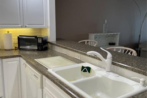 Condo in Clearwater, Florida, 2 bedrooms  № 392423 - photo 15