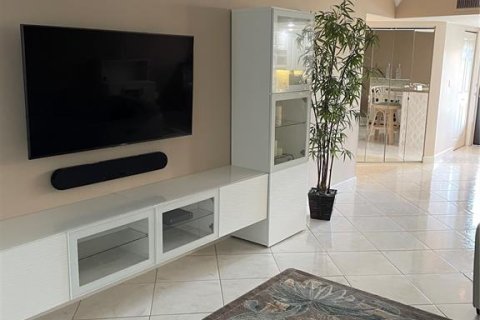 Condo in Clearwater, Florida, 2 bedrooms  № 392423 - photo 6