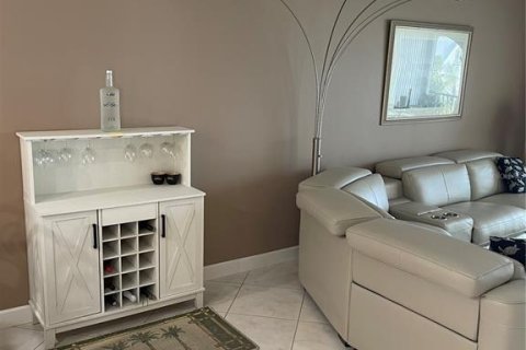 Condo in Clearwater, Florida, 2 bedrooms  № 392423 - photo 10
