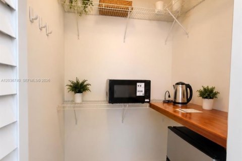 Снять в аренду коммерческую недвижимость в Холливуд, Флорида 159.23м2, № 2085170 - фото 10
