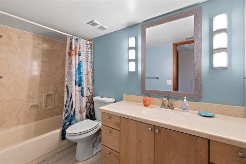 Condo in Cocoa Beach, Florida, 3 bedrooms  № 1734248 - photo 12