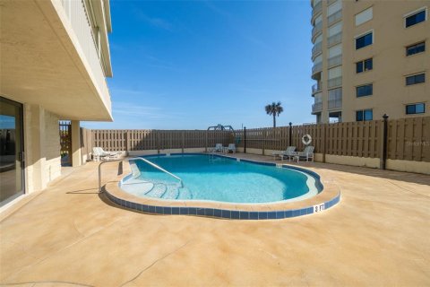Condo in Cocoa Beach, Florida, 3 bedrooms  № 1734248 - photo 17