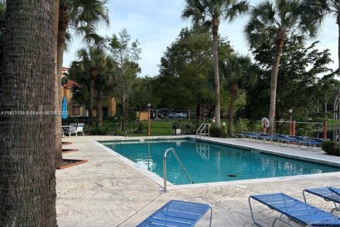 Condo in Plantation, Florida, 2 bedrooms  № 1951675 - photo 5