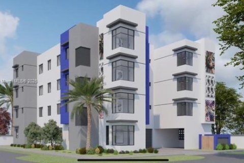 Propiedad comercial en venta en Hialeah, Florida № 1927031 - foto 2