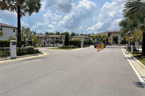 Adosado en venta en Homestead, Florida, 3 dormitorios, 138.24 m2 № 2043785 - foto 4