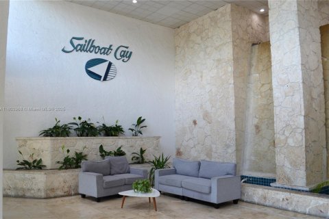 Condo in North Miami, Florida, 2 bedrooms  № 1865549 - photo 3