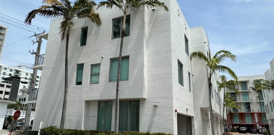 Condo à Hollywood, Floride, 3 chambres № 1823585