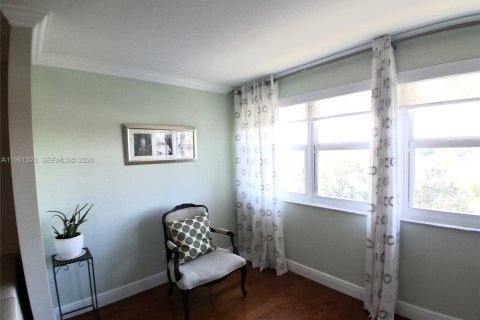Condo in Sunrise, Florida, 2 bedrooms  № 2080810 - photo 16