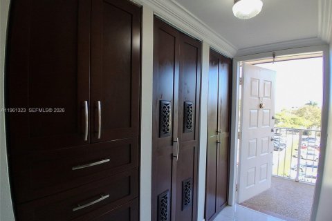 Condo in Sunrise, Florida, 2 bedrooms  № 2080810 - photo 5