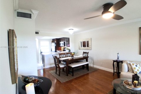 Condo in Sunrise, Florida, 2 bedrooms  № 2080810 - photo 30