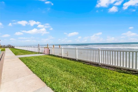 Condo in New Smyrna Beach, Florida, 2 bedrooms  № 1548112 - photo 17