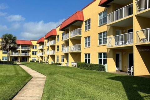 Condo in New Smyrna Beach, Florida, 2 bedrooms  № 1548112 - photo 1