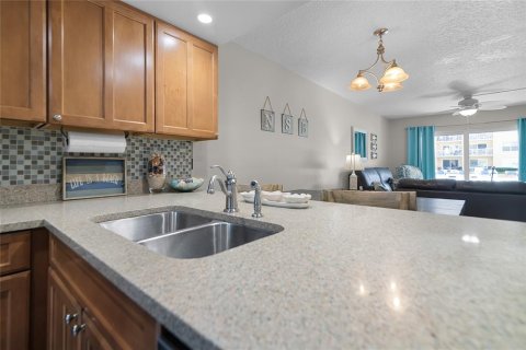 Condo in New Smyrna Beach, Florida, 2 bedrooms  № 1548112 - photo 8