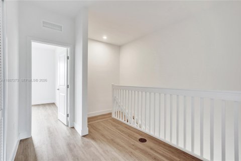 Townhouse in Homestead, Florida 3 bedrooms № 1941200 - photo 18