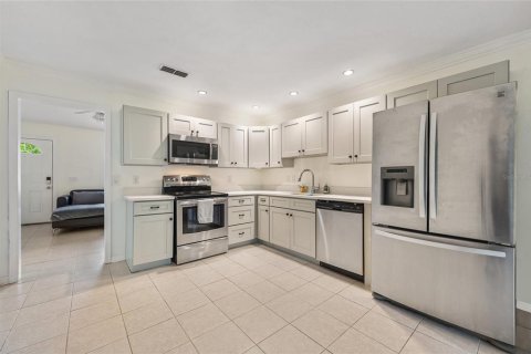 Villa ou maison à vendre à Longwood, Floride: 3 chambres, 119.19 m2 № 2418374 - photo 2