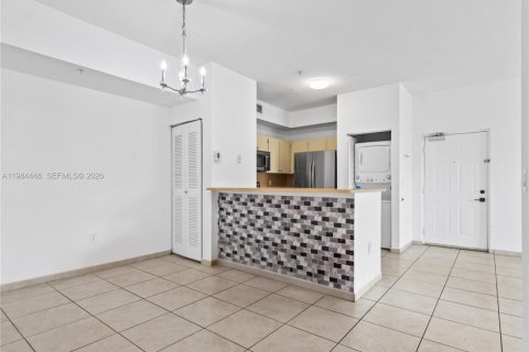 Copropriété à louer à Doral, Floride: 2 chambres, 84.54 m2 № 2051441 - photo 2