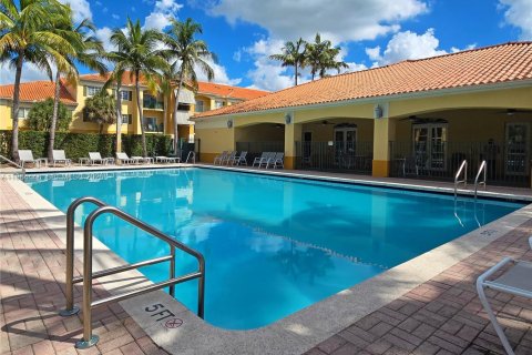 Copropriété à louer à Doral, Floride: 2 chambres, 84.54 m2 № 2051441 - photo 4