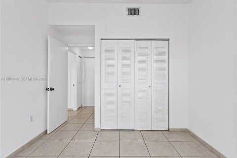 Copropriété à louer à Doral, Floride: 2 chambres, 84.54 m2 № 2051441 - photo 11