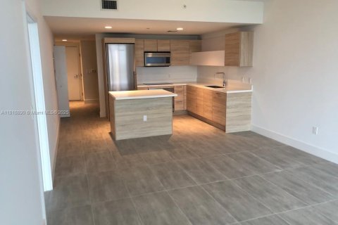 Condominio en venta en North Miami Beach, Florida, 2 dormitorios, 103.59 m2 № 1776269 - foto 2