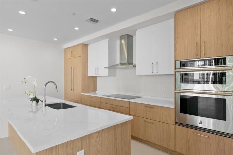 Condominio en venta en Saint Petersburg, Florida, 2 dormitorios, 218.04 m2 № 2091562 - foto 5