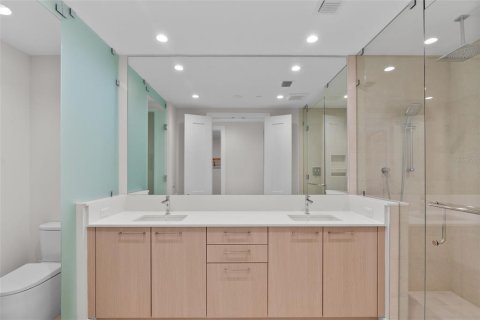 Condominio en venta en Saint Petersburg, Florida, 2 dormitorios, 218.04 m2 № 2091562 - foto 9