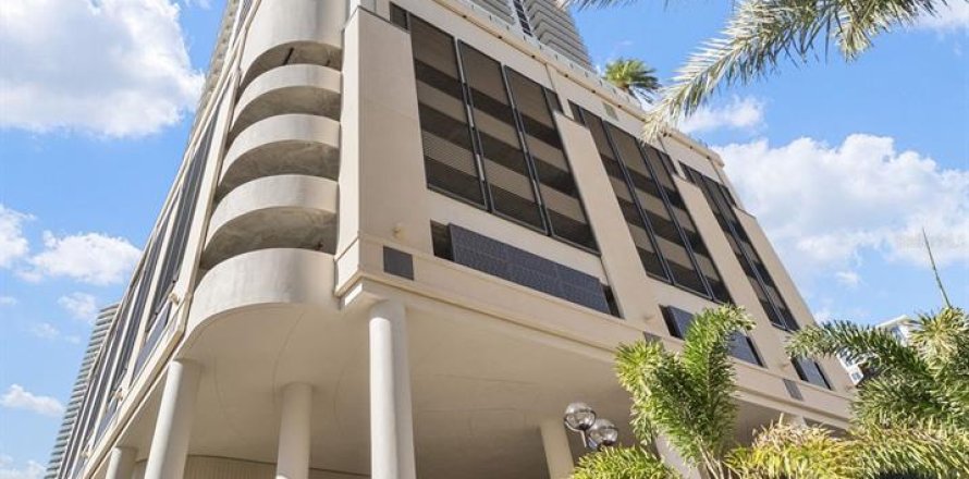 Condominio en Saint Petersburg, Florida, 2 dormitorios № 2091562