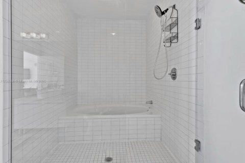 Copropriété à louer à Miami, Floride: 2 chambres, 122.17 m2 № 1728628 - photo 23