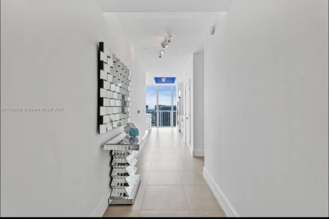 Copropriété à louer à Miami, Floride: 2 chambres, 122.17 m2 № 1728628 - photo 13