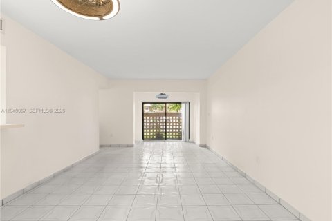Купить кондоминиум в Майами, Флорида 2 спальни, 92.9м2, № 2180413 - фото 5