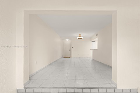 Купить кондоминиум в Майами, Флорида 2 спальни, 92.9м2, № 2180413 - фото 8