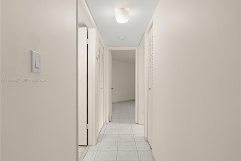 Купить кондоминиум в Майами, Флорида 2 спальни, 92.9м2, № 2180413 - фото 13