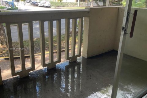 Condominio en alquiler en North Miami, Florida, 1 dormitorio, 66.33 m2 № 1945803 - foto 4