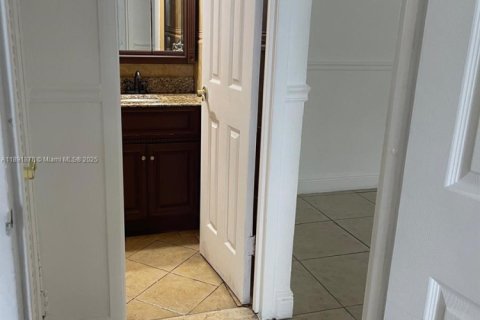 Condominio en alquiler en North Miami, Florida, 1 dormitorio, 66.33 m2 № 1945803 - foto 7