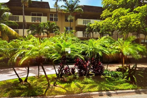 Condominio en alquiler en North Miami, Florida, 1 dormitorio, 66.33 m2 № 1945803 - foto 1