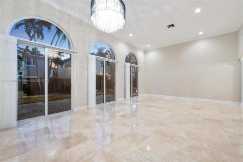 Casa en venta en Hollywood, Florida, 4 dormitorios, 355.17 m2 № 1691260 - foto 16