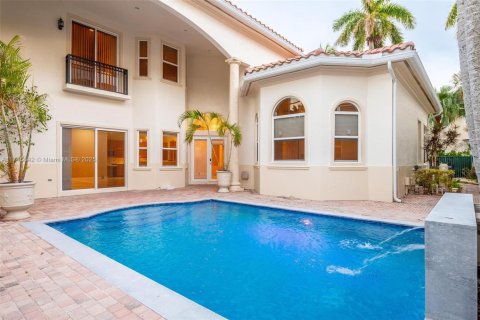 Casa en venta en Hollywood, Florida, 4 dormitorios, 355.17 m2 № 1691260 - foto 4