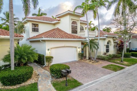 Casa en venta en Hollywood, Florida, 4 dormitorios, 355.17 m2 № 1691260 - foto 1