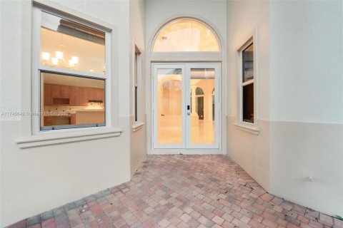Casa en venta en Hollywood, Florida, 4 dormitorios, 355.17 m2 № 1691260 - foto 12