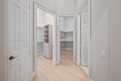 Casa en venta en Hollywood, Florida, 4 dormitorios, 355.17 m2 № 1691260 - foto 26