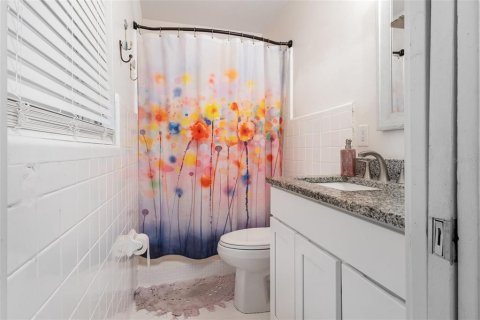 House in Winter Haven, Florida 3 bedrooms, 149.02 sq.m. № 2105568 - photo 15