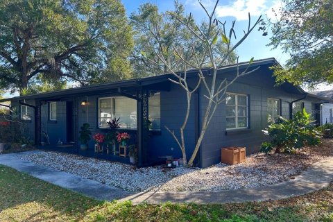 House in Winter Haven, Florida 3 bedrooms, 149.02 sq.m. № 2105568