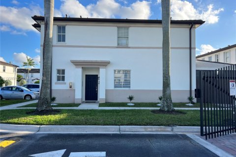 Купить таунхаус в Хайалиа, Флорида 4 спальни, 136.01м2, № 2020880 - фото 5