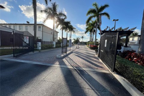 Купить таунхаус в Хайалиа, Флорида 4 спальни, 136.01м2, № 2020880 - фото 3