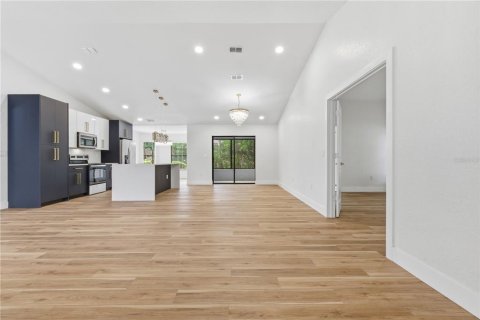 Casa en venta en Spring Hill, Florida, 3 dormitorios, 155.15 m2 № 2116216 - foto 3