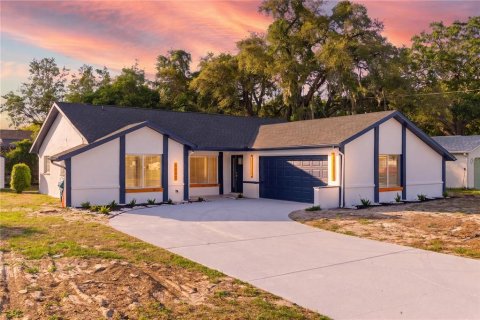 Casa en Spring Hill, Florida 3 dormitorios, 155.15 m2 № 2116216