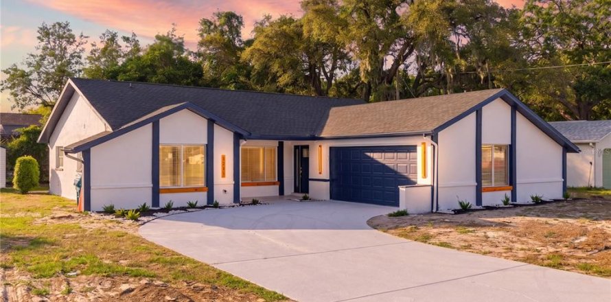 Casa en Spring Hill, Florida 3 dormitorios, 155.15 m2 № 2116216