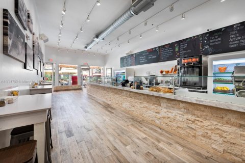 Commercial property in Miami Beach, Florida № 1861635 - photo 10